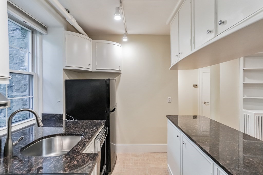 11 Garrison Road, Unit 1 Brookline, MA 02445 - Photo 8 of 22
