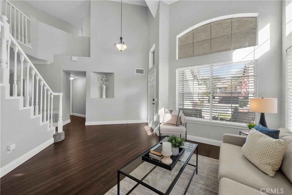 28328 Foothill Road Castaic, CA 91384 - Photo 14 of 38