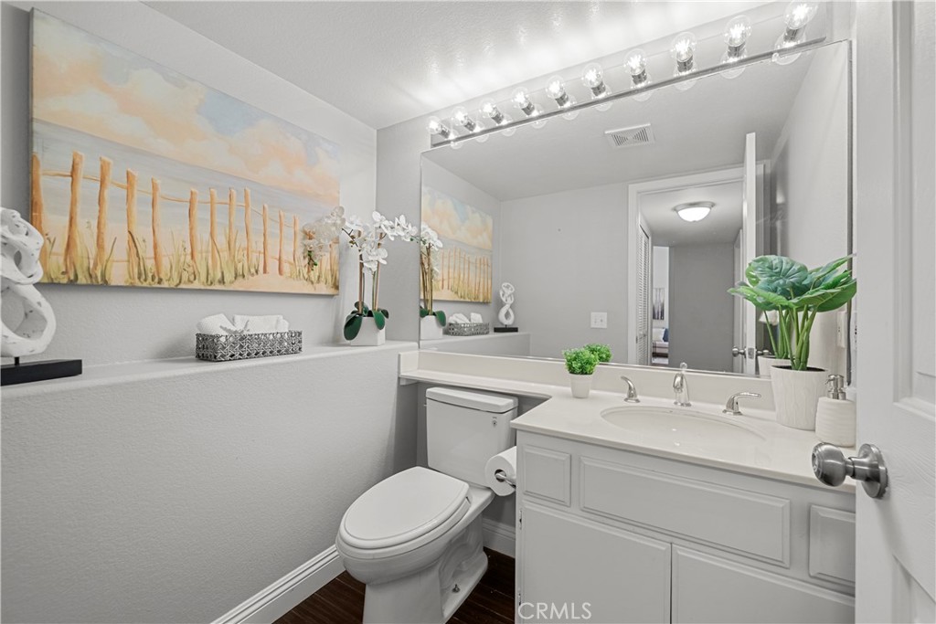 28328 Foothill Road Castaic, CA 91384 - Photo 15 of 38