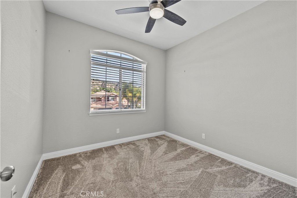 28328 Foothill Road Castaic, CA 91384 - Photo 22 of 38