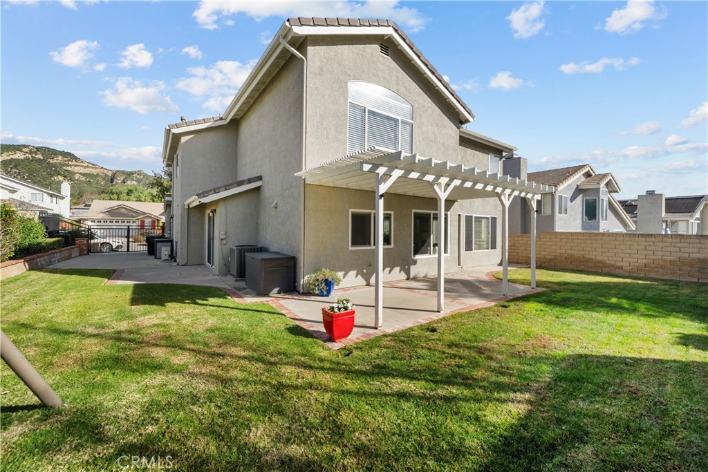 28328 Foothill Road Castaic, CA 91384 - Photo 32 of 38