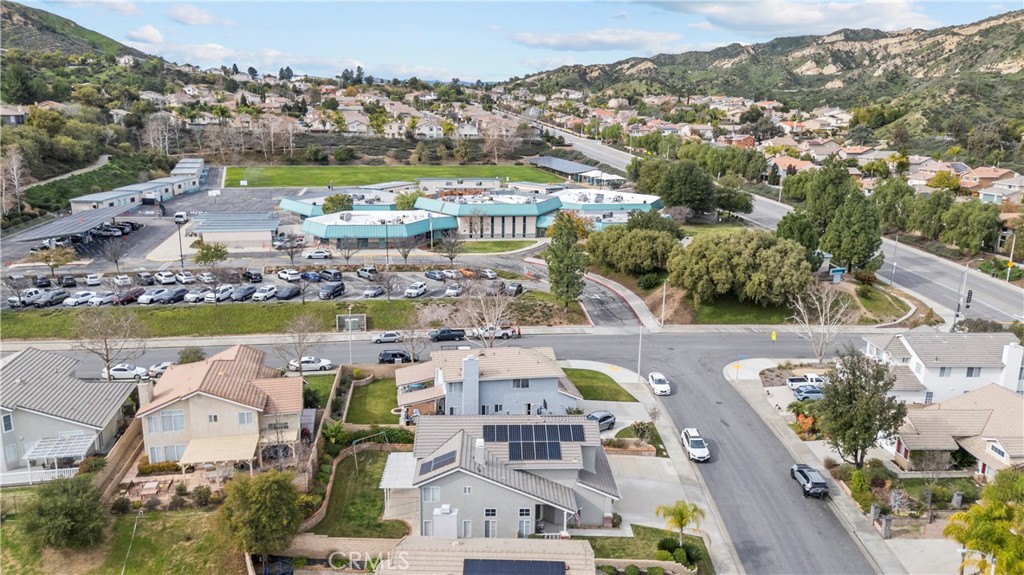 28328 Foothill Road Castaic, CA 91384 - Photo 36 of 38