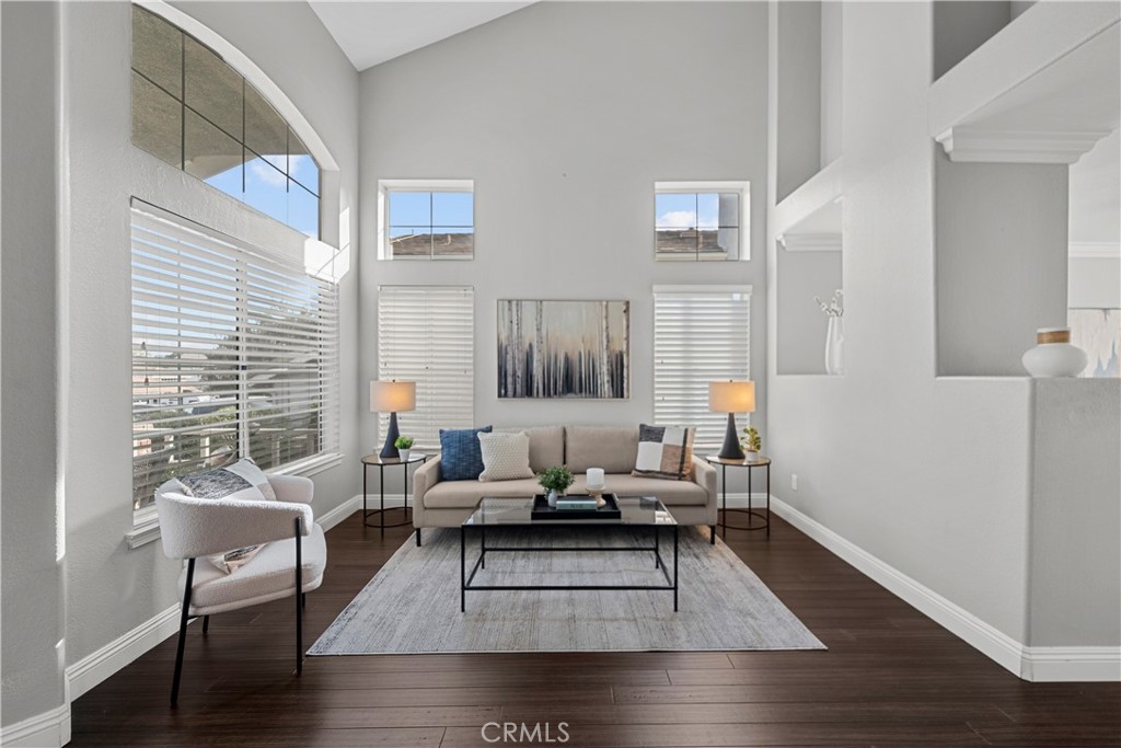 28328 Foothill Road Castaic, CA 91384 - Photo 4 of 38