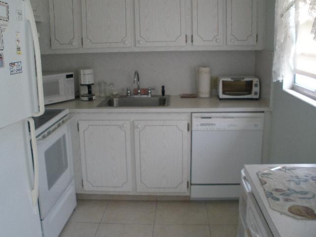 14 Brighton A, Unit 14 Boca Raton, FL 33434 - Photo 3 of 12 Additional Photo