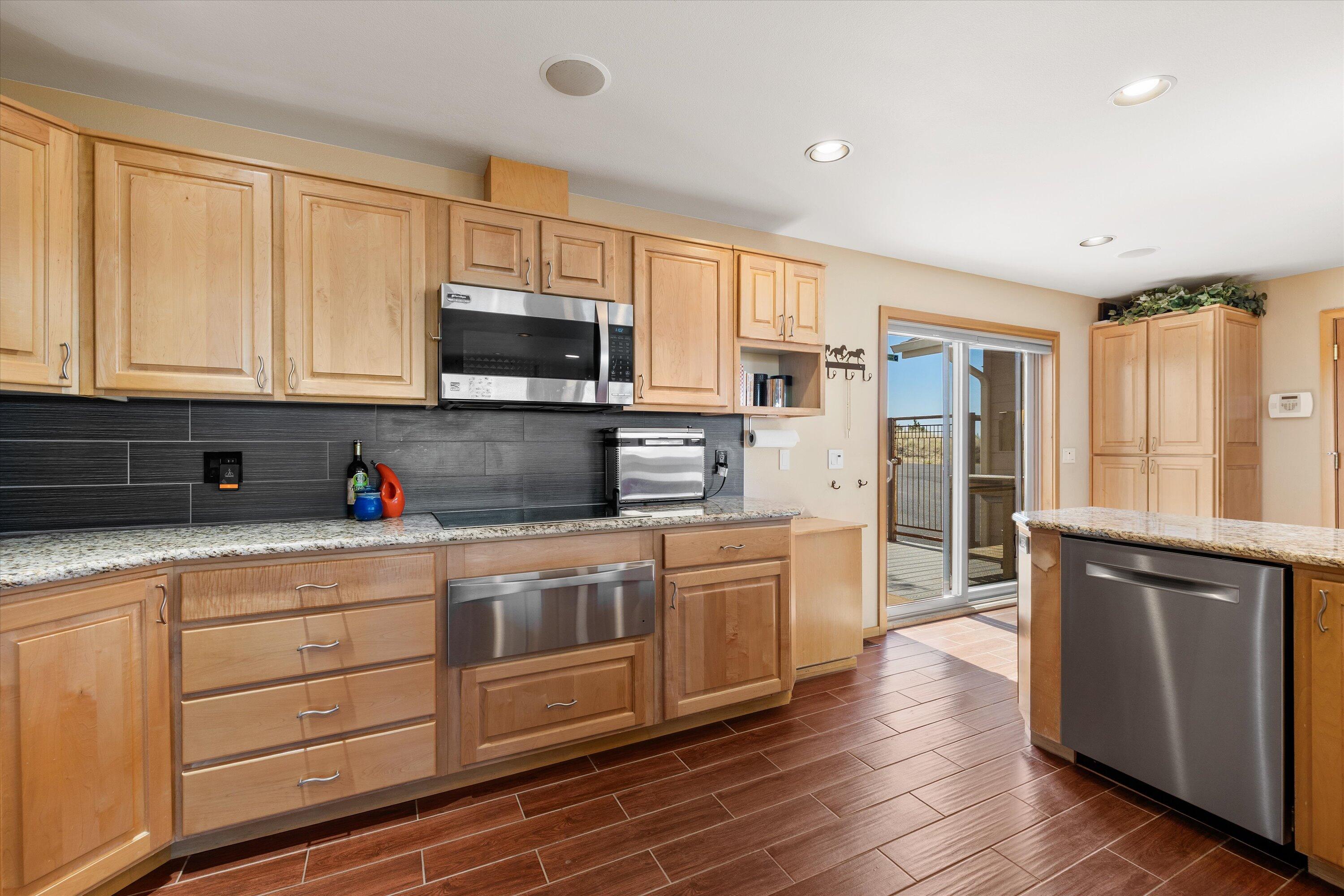 3124 Northwest Lynch Way Redmond, OR 97756 - Photo 13 of 89