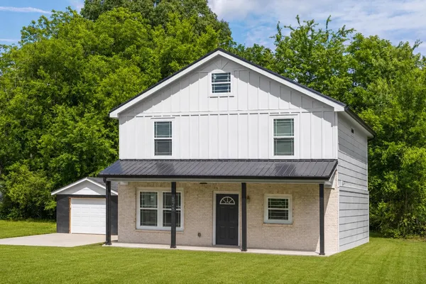 $300,000 | 828 Henderson Avenue, Rossville, GA 30741