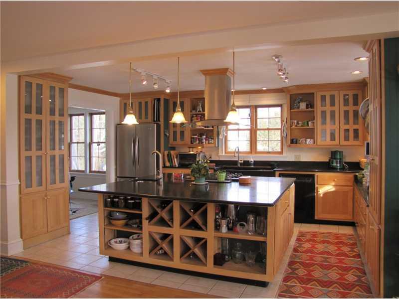 48 Robbins Road Belfast, ME 04915 - Photo 5 of 22 Kitchen.