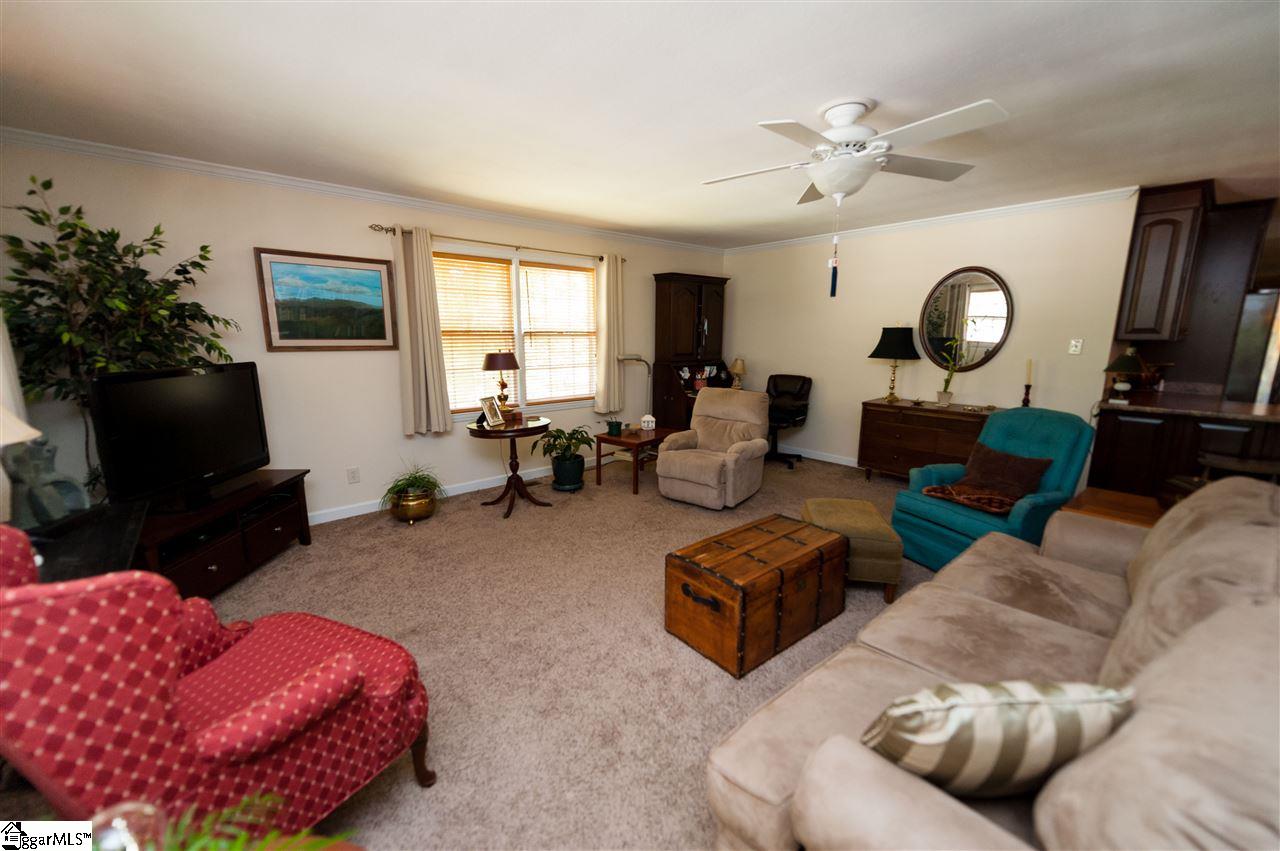 200 State Rd S-42-4294 Duncan, SC 29334 - Photo 11 of 36 Gallery Image 11