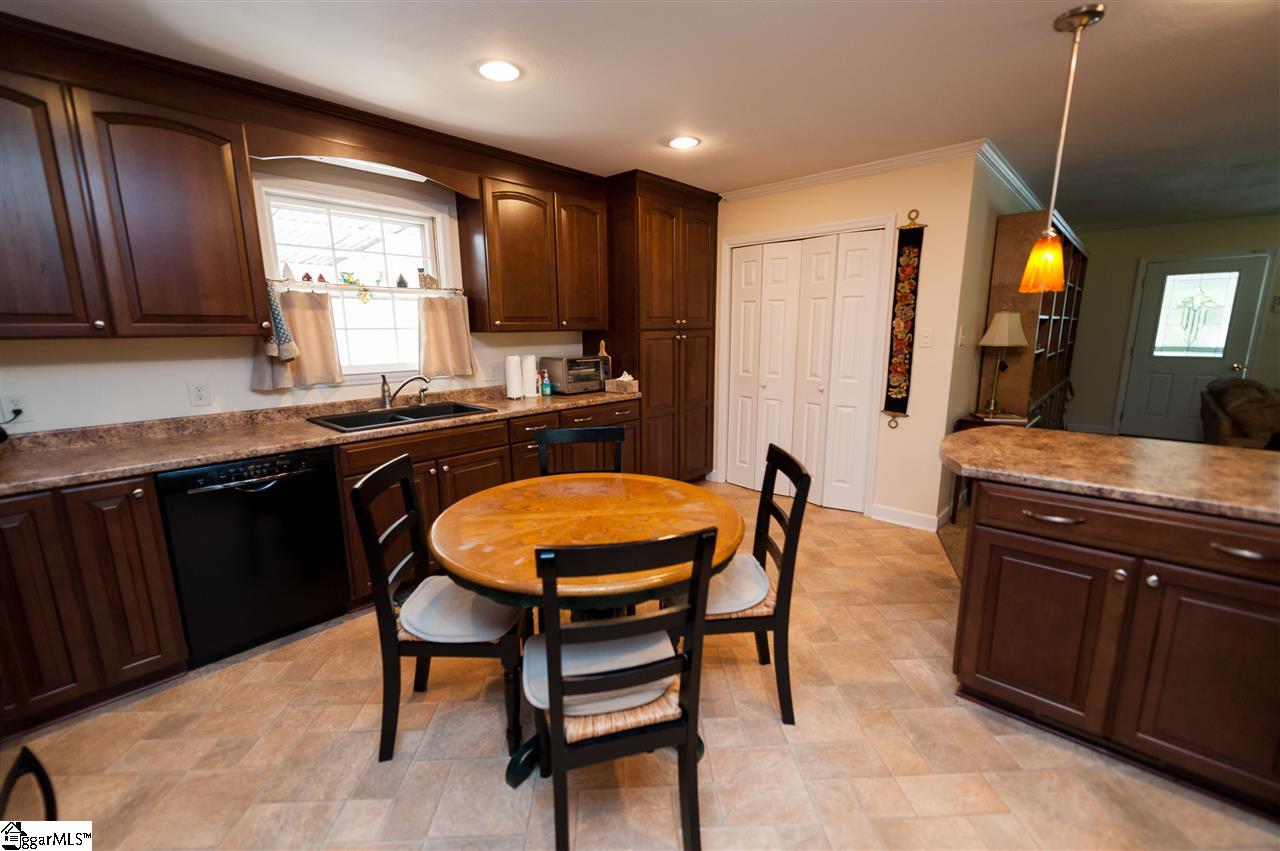 200 State Rd S-42-4294 Duncan, SC 29334 - Photo 14 of 36 Gallery Image 14