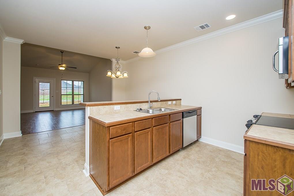 11451 Cottagecreek Road, Unit 5B A Baton Rouge, LA 70816 - Photo 15 of 50