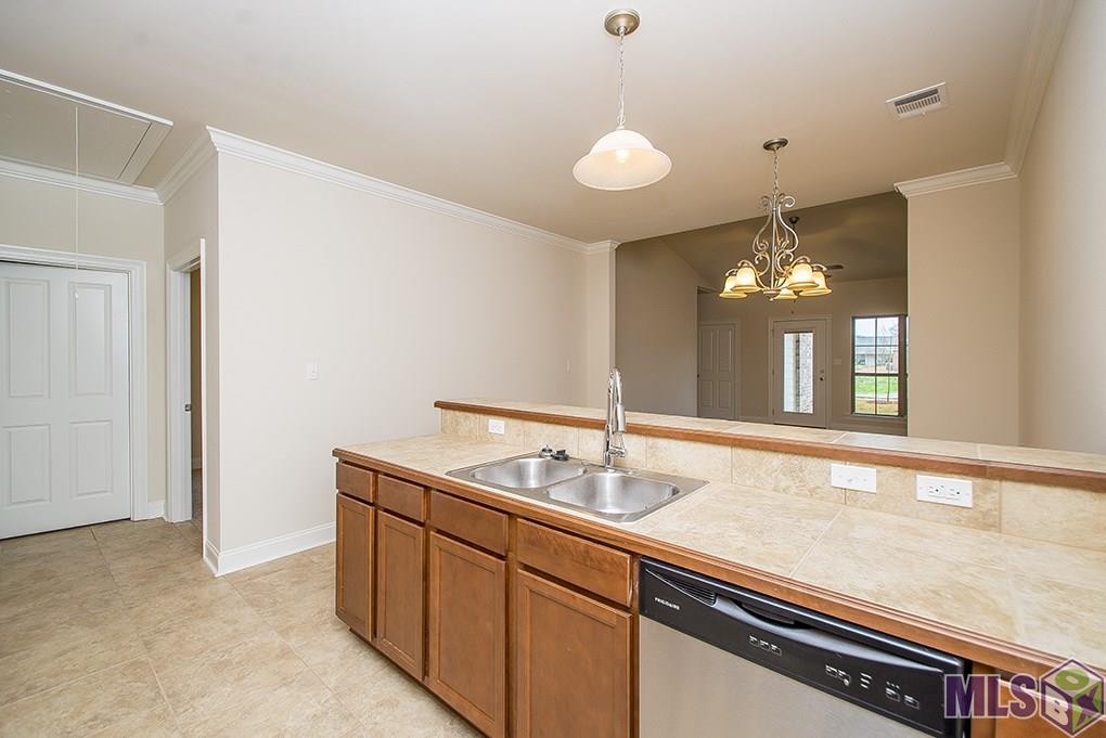 11451 Cottagecreek Road, Unit 5B A Baton Rouge, LA 70816 - Photo 16 of 50