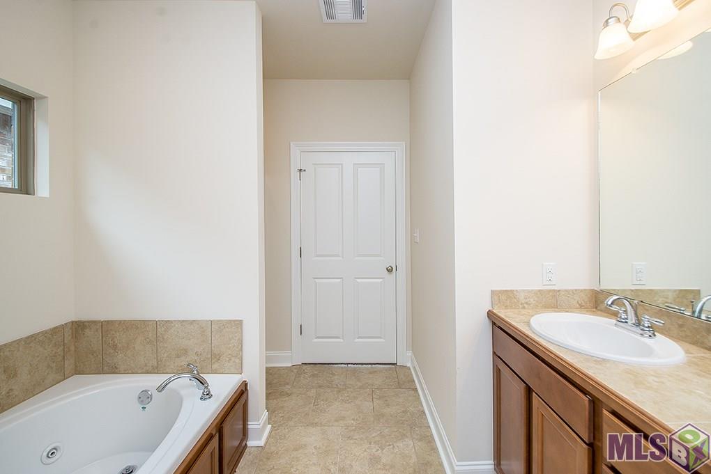 11451 Cottagecreek Road, Unit 5B A Baton Rouge, LA 70816 - Photo 23 of 50