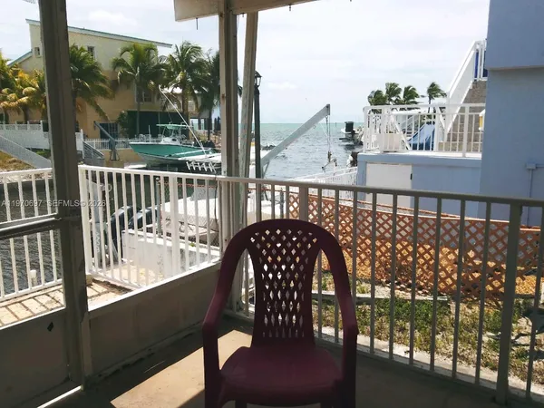 $990,000 | 261 Burgundy Drive, Tavernier, FL 33070