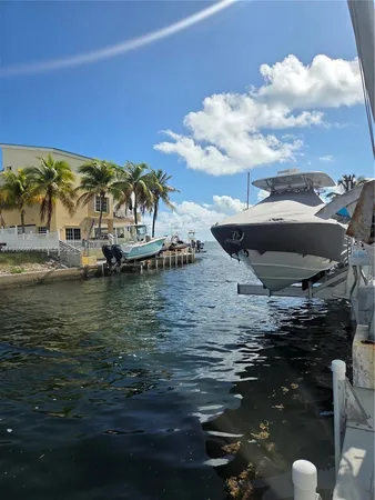 $990,000 | 261 Burgundy Drive, Tavernier, FL 33070