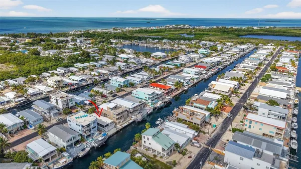 $990,000 | 261 Burgundy Drive, Tavernier, FL 33070