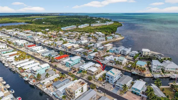 $990,000 | 261 Burgundy Drive, Tavernier, FL 33070