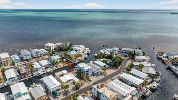 $990,000 | 261 Burgundy Drive, Tavernier, FL 33070