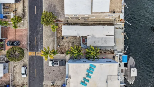 $990,000 | 261 Burgundy Drive, Tavernier, FL 33070