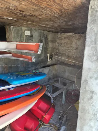 $990,000 | 261 Burgundy Drive, Tavernier, FL 33070