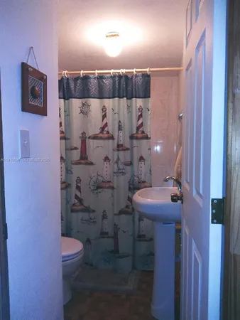 $990,000 | 261 Burgundy Drive, Tavernier, FL 33070