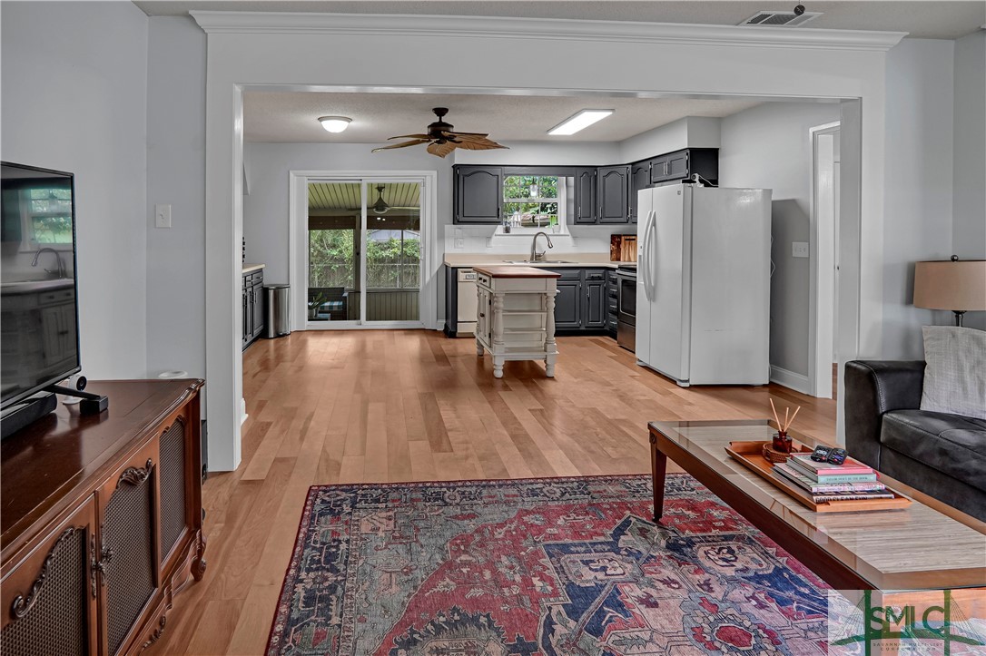 117 Wassaw Road Savannah, GA 31410 - Photo 8 of 32