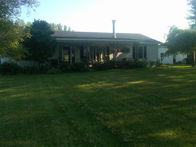 12045 Speaker Road Yale, MI 48097 - Photo 13 of 15 31016002-12.JPG