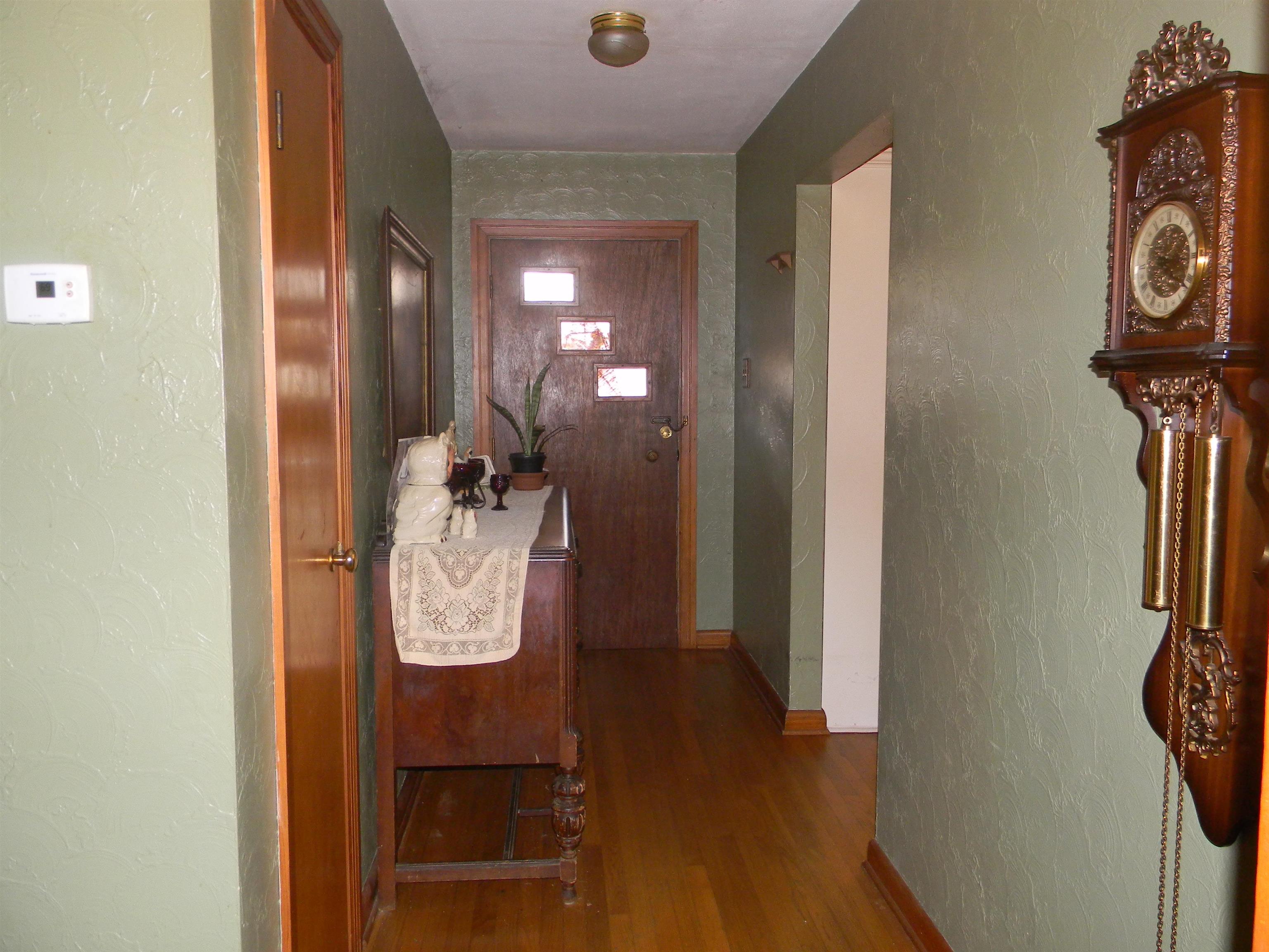 5558 Crestview Road Memphis, TN 38134 - Photo 24 of 32 a view of hallway with wooden floor