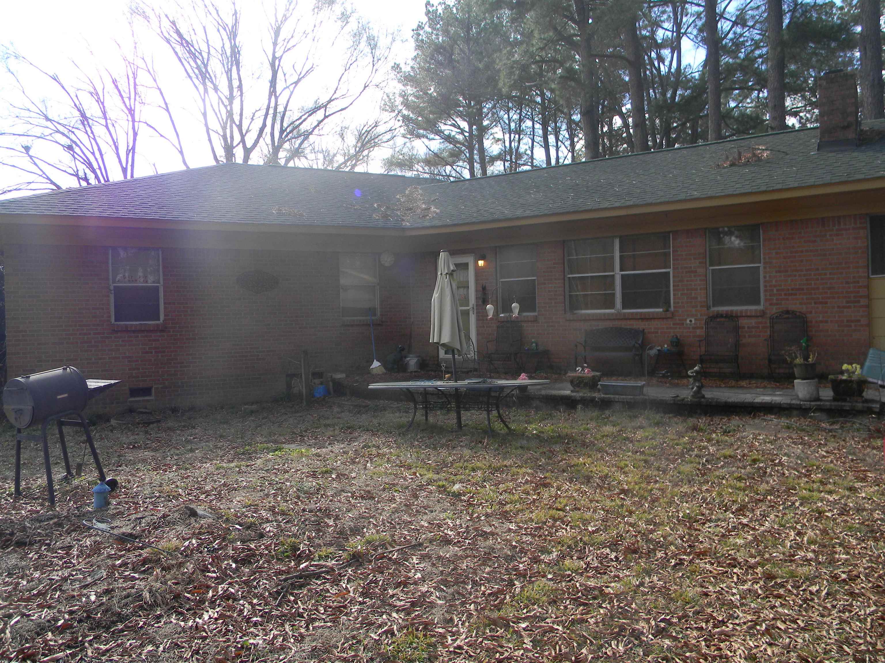 5558 Crestview Road Memphis, TN 38134 - Photo 6 of 32 a house view with a backyard space