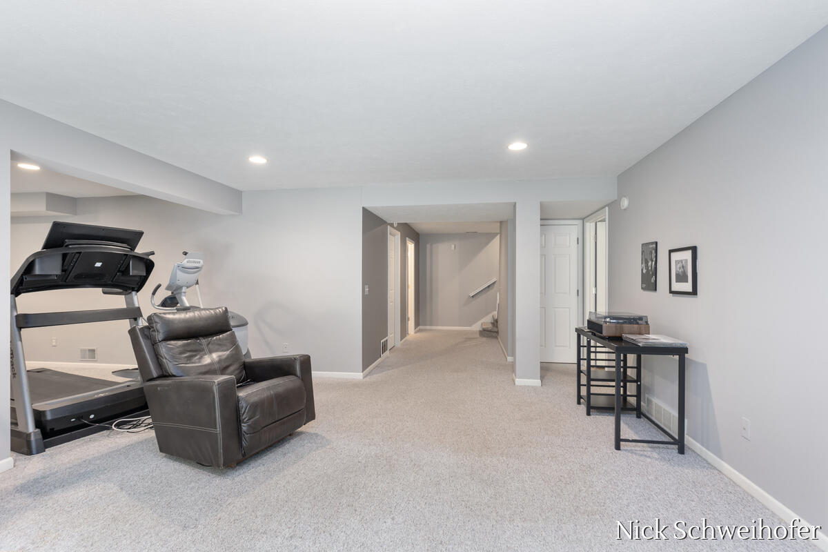 11220 Oakgrove Road Grand Haven, MI 49417 - Photo 35 of 58 11220-Oak-Grove_035