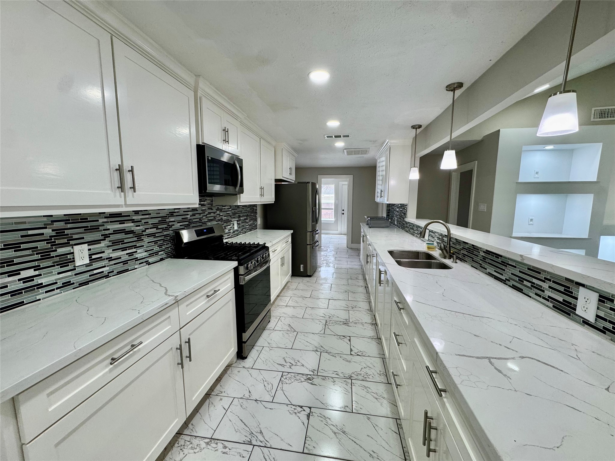 15346 East Ritter Circle Missouri City, TX 77071 - Photo 3 of 17