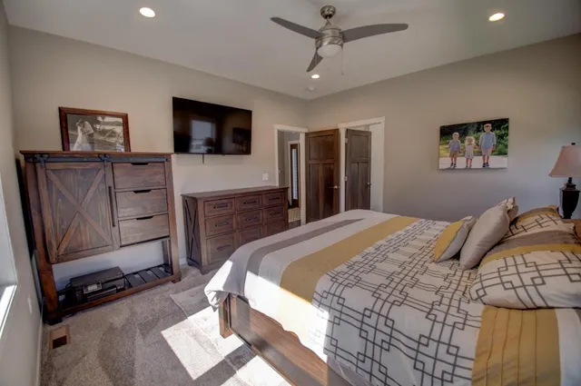 $634,900 | 704 Knollwood Drive, Holmen, WI 54636