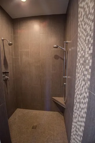 $634,900 | 704 Knollwood Drive, Holmen, WI 54636