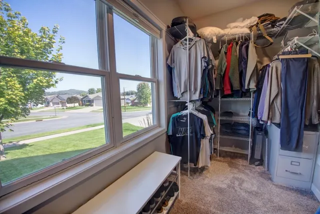 $634,900 | 704 Knollwood Drive, Holmen, WI 54636