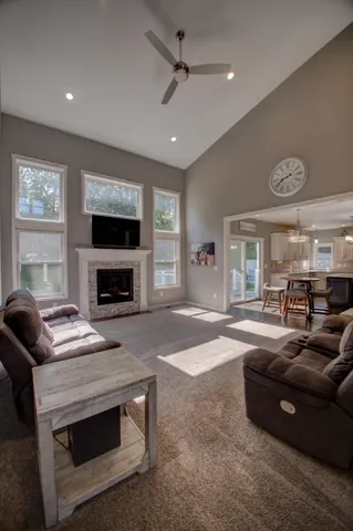 $634,900 | 704 Knollwood Drive, Holmen, WI 54636