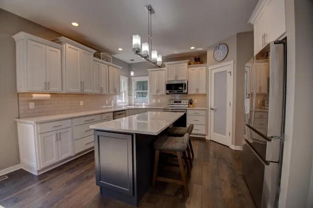 $634,900 | 704 Knollwood Drive, Holmen, WI 54636