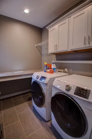 $634,900 | 704 Knollwood Drive, Holmen, WI 54636