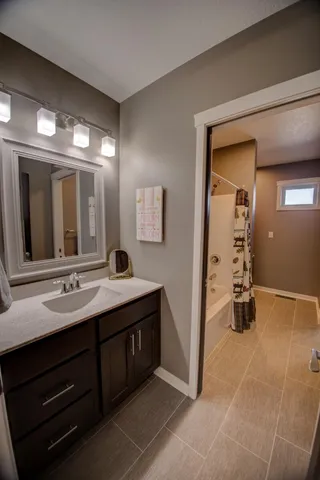 $634,900 | 704 Knollwood Drive, Holmen, WI 54636