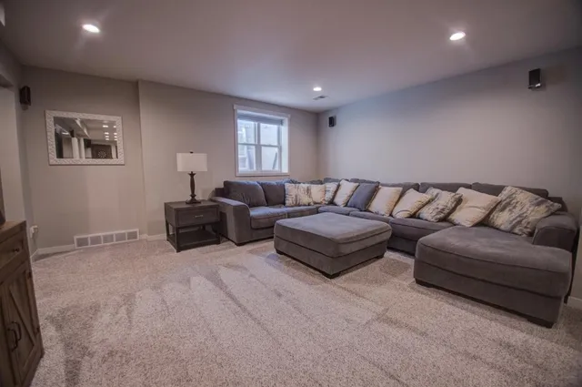 $634,900 | 704 Knollwood Drive, Holmen, WI 54636