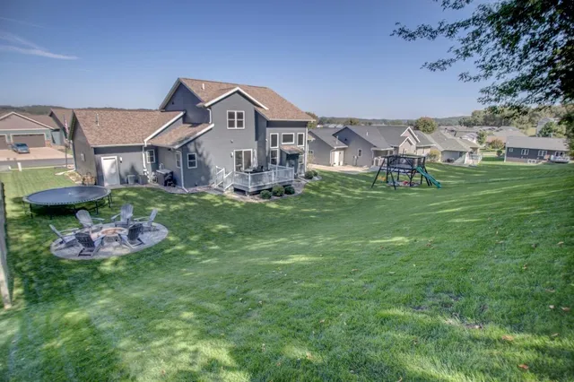 $634,900 | 704 Knollwood Drive, Holmen, WI 54636