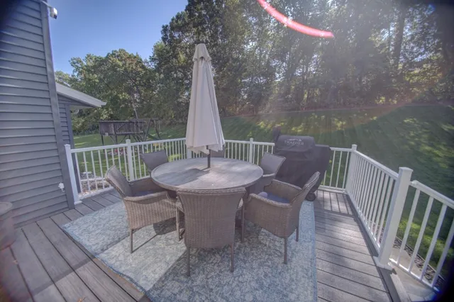 $634,900 | 704 Knollwood Drive, Holmen, WI 54636