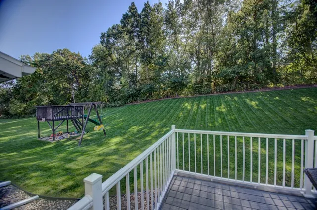 $634,900 | 704 Knollwood Drive, Holmen, WI 54636