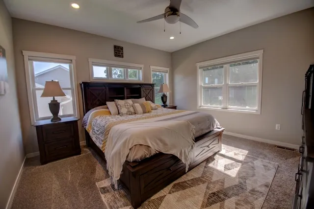 $634,900 | 704 Knollwood Drive, Holmen, WI 54636