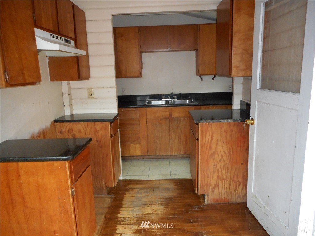 18043 Renton-Maple Valley Road Maple Valley, WA 98038 - Photo 5 of 9
