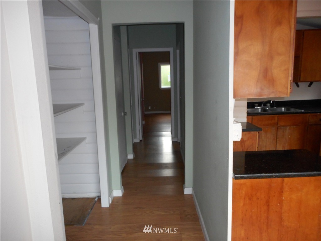 18043 Renton-Maple Valley Road Maple Valley, WA 98038 - Photo 6 of 9
