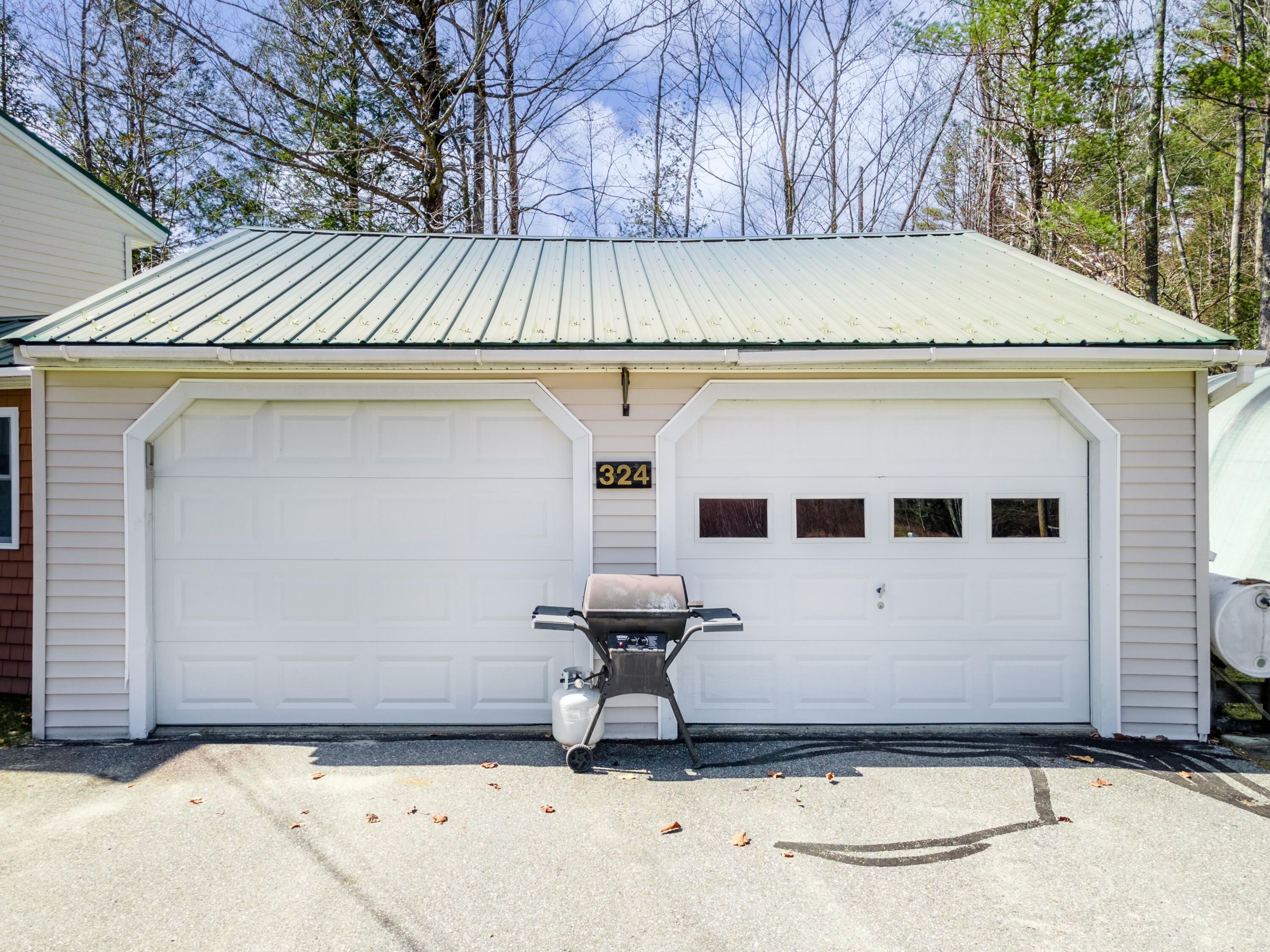 324 Quaker Road Sidney, ME 04330 - Photo 11 of 38 324 garage.