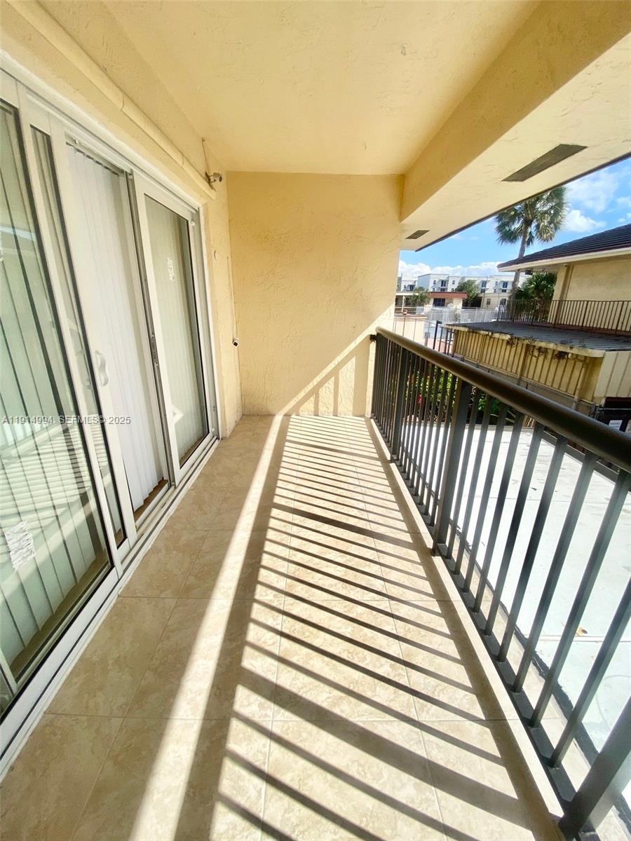 6568 Southwest 41st Place, Unit 151 Davie, FL 33314 - Photo 38 of 65 a view of balcony