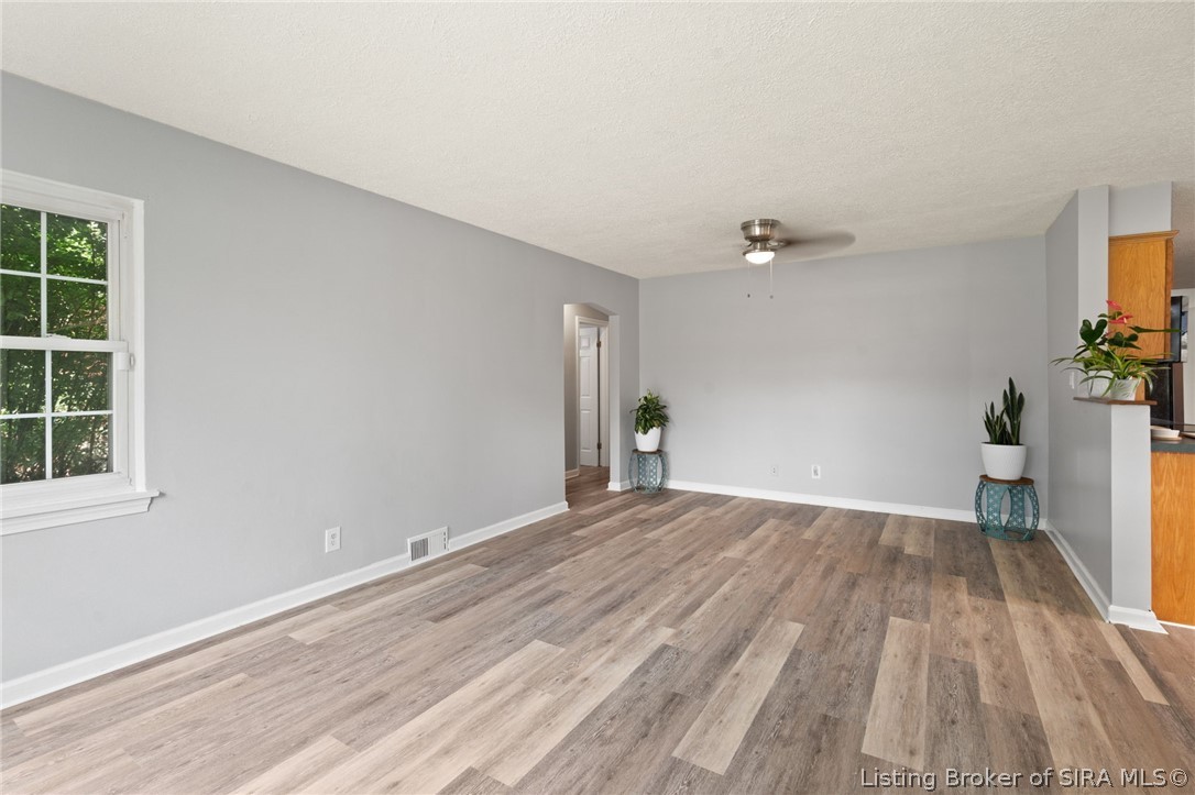 564 Alden Road Sellersburg, IN 47172 - Photo 7 of 42