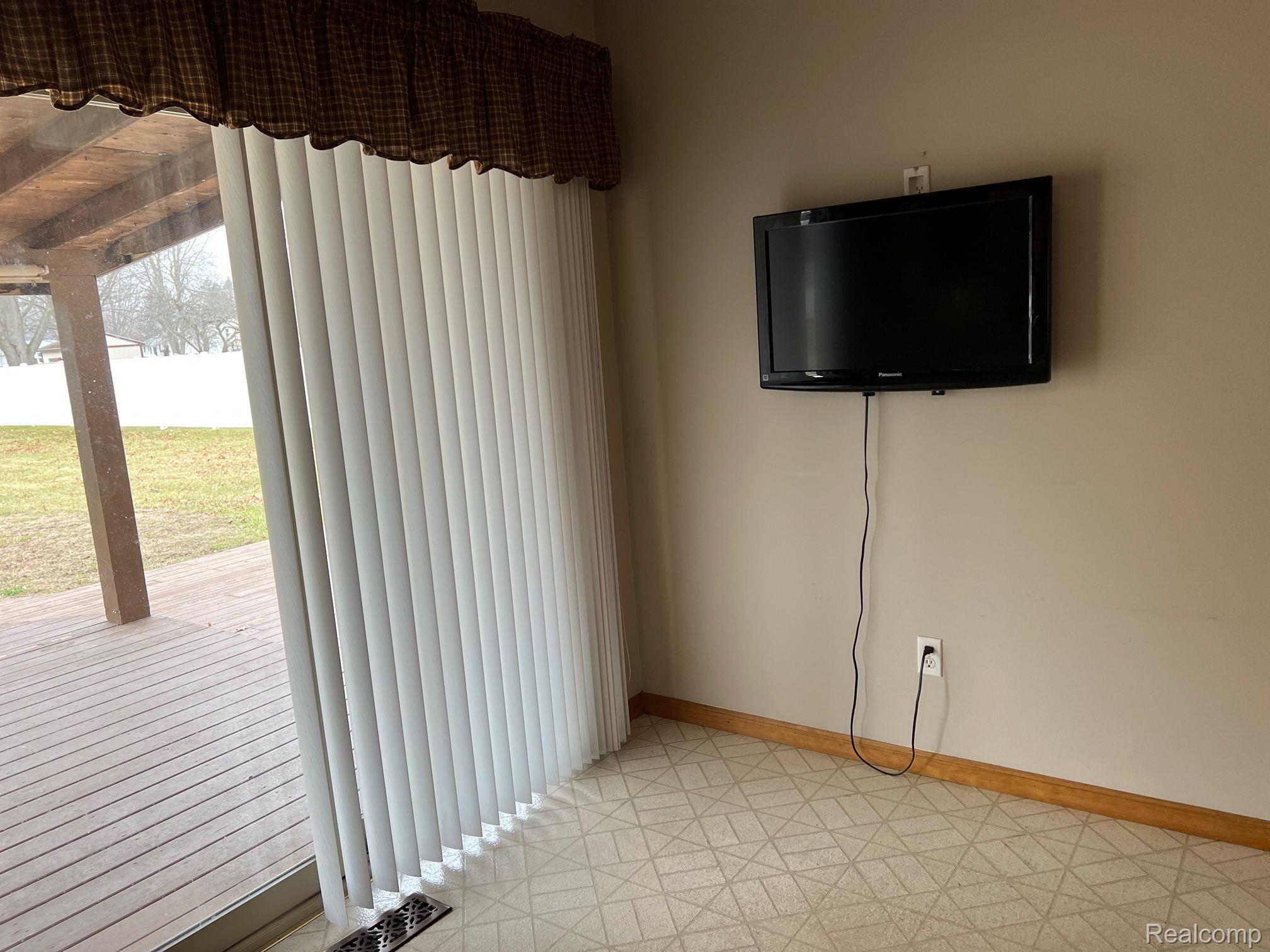 10341 Rene Drive Clio, MI 48420 - Photo 8 of 30 Gallery Image 8