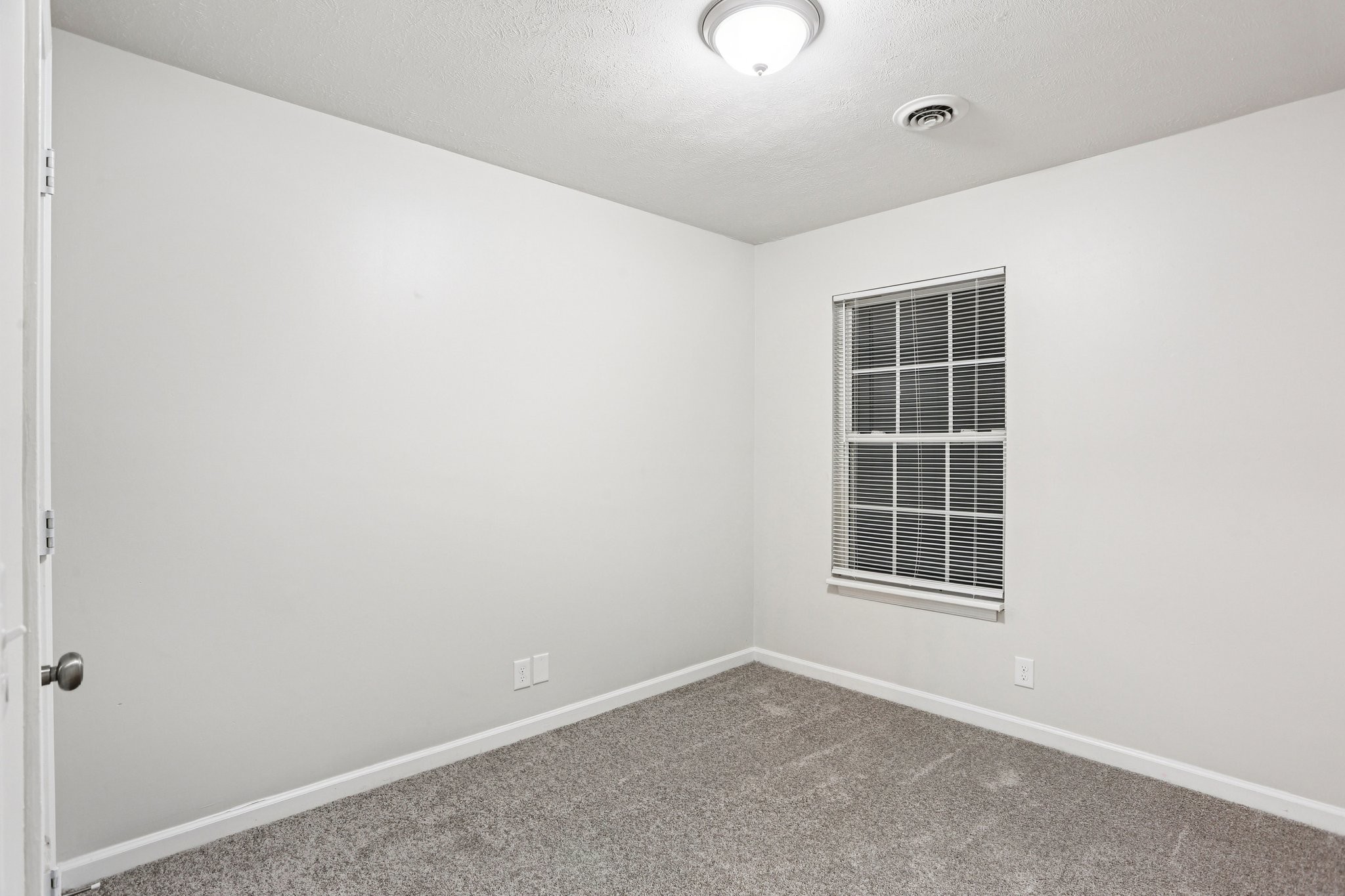 2607 Landrum Court Springfield, TN 37172 - Photo 22 of 30 an empty room with windows