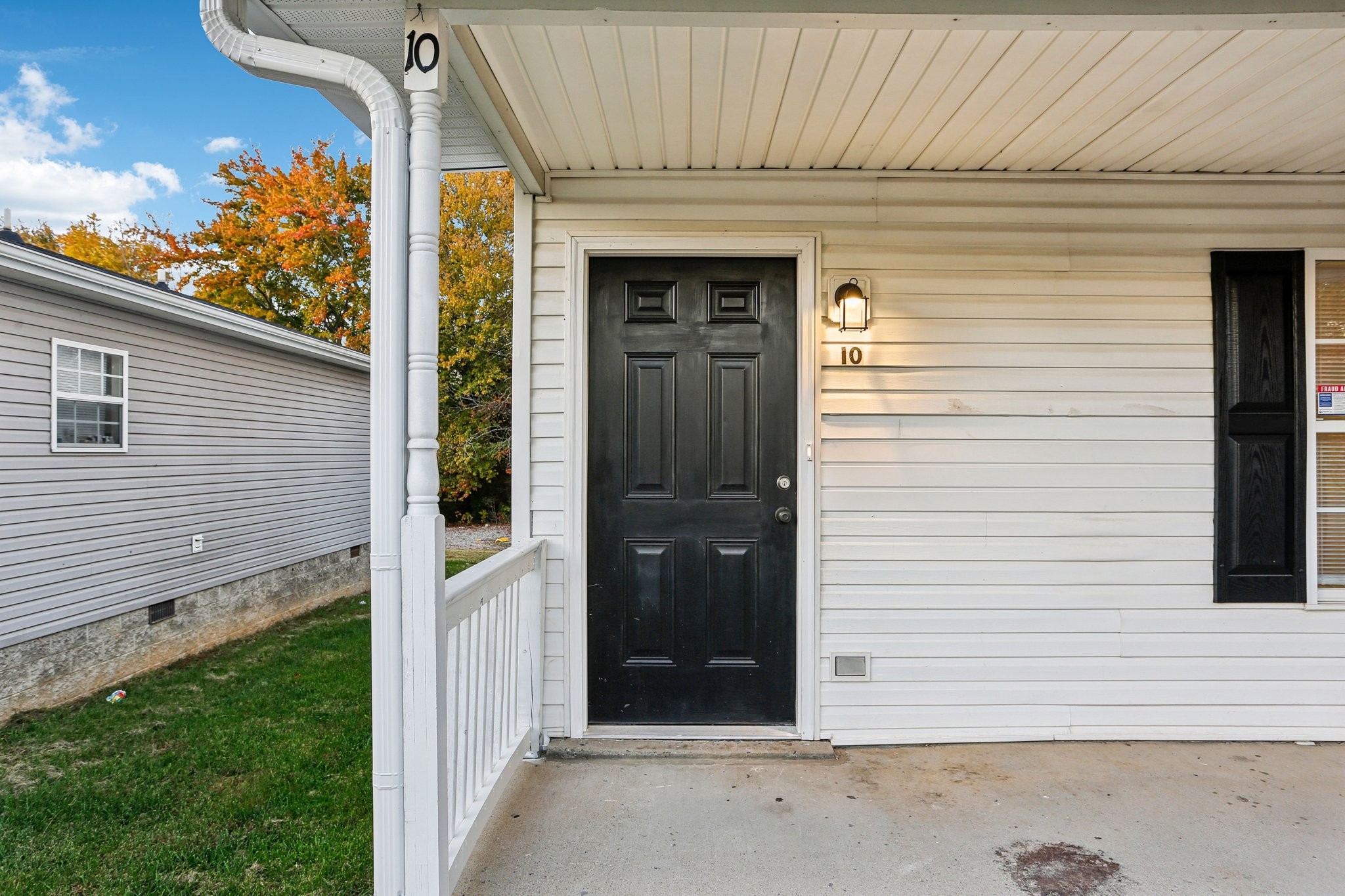 2607 Landrum Court Springfield, TN 37172 - Photo 5 of 30 a view of front door and potted plants